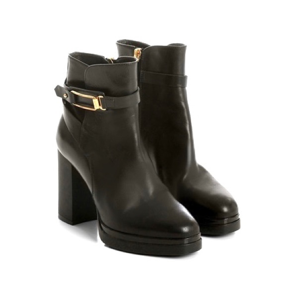 Tod's Shoes - Tod’s NWOT Bucks Platform Ankle Booties in Black Leather!